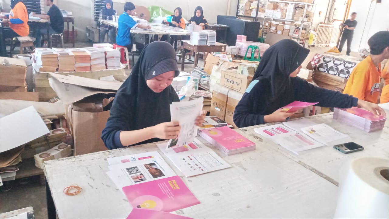 SISWA PKL SMK NEGERI 1 CERMEE DI LOKASI KERJA