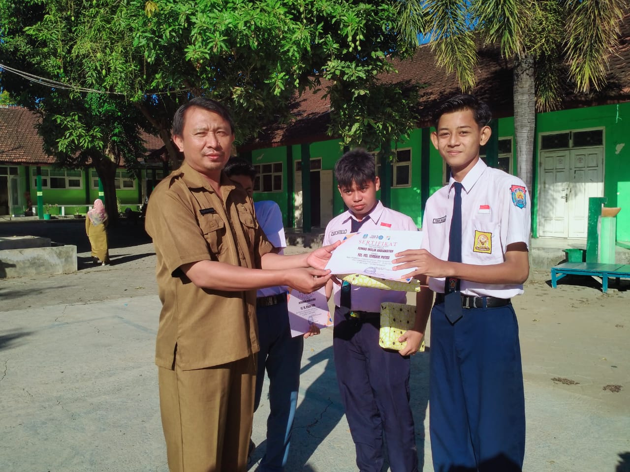 HARI APRESIASI LOMBA DAN KREASI SISWA SISWI SMK NEGERI 1 CERMEE